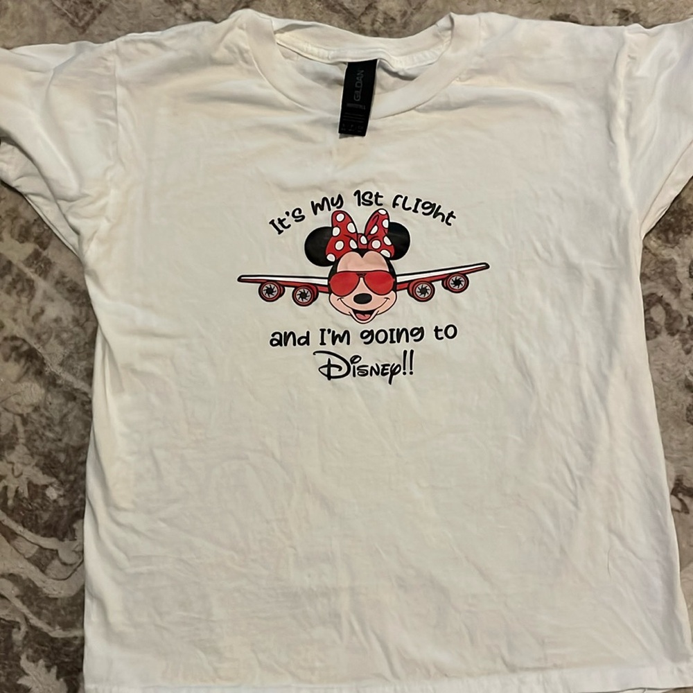 Size small kids Disney trip shirt